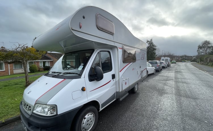 Hugo – 5-persoons Hymer classic