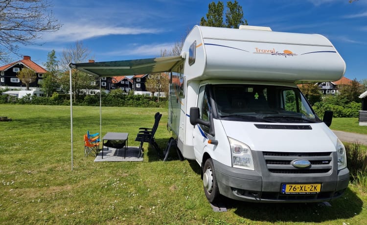 Ons huisje op wielen – Alkoof Camper - 5 personen