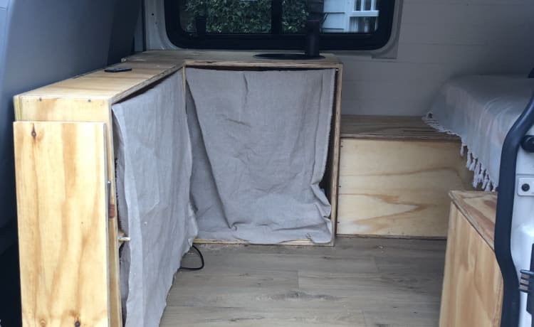 Pedi – Bespoke 2 berth VW Transporter 