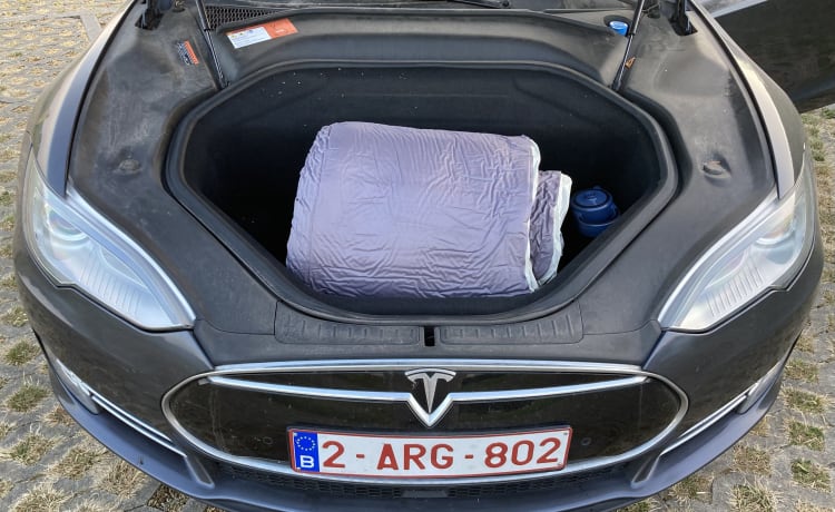 Markus – Free charging throughout Europe with this Tesla Model S D85 from 2015