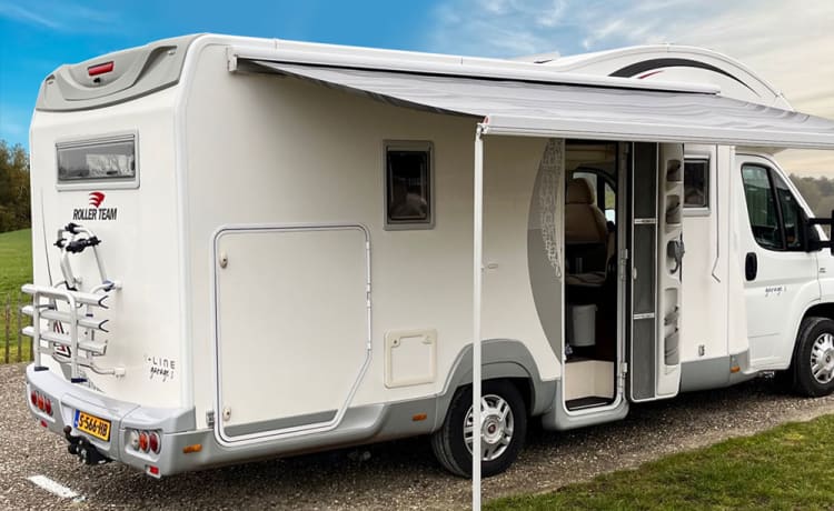 4p Luxe & ruime halfintegraal camper uit 2014