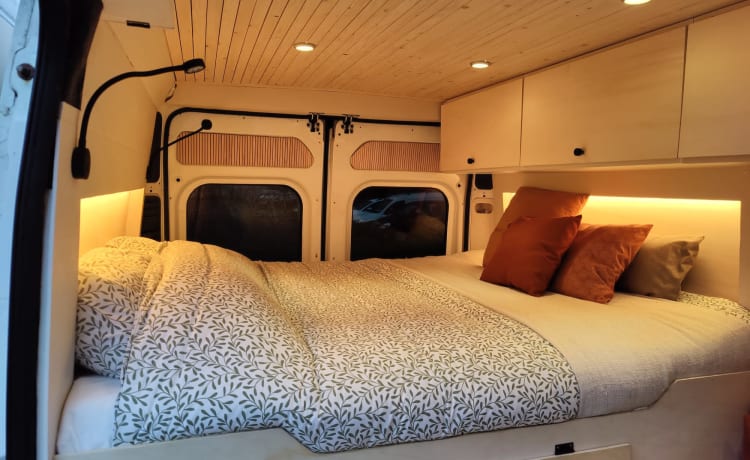 Beau camping-car confortable