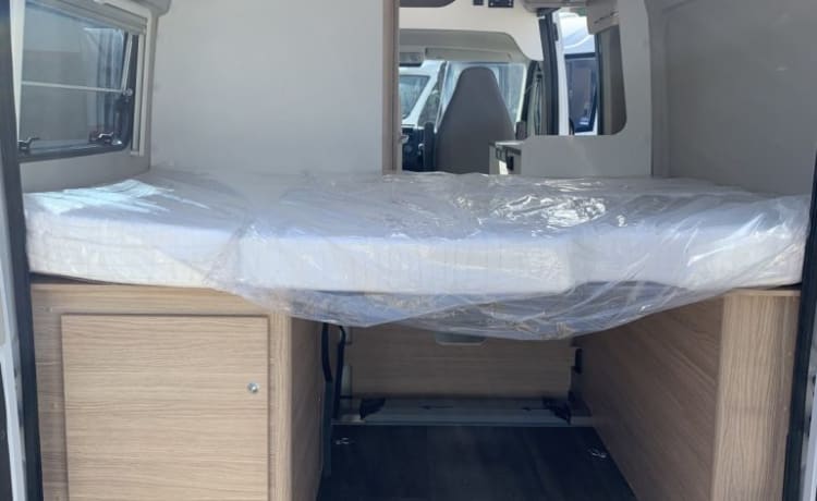 Sunlight Cliff 600 Wohnmobil mit 3 Schlafplätzen und festem Bett