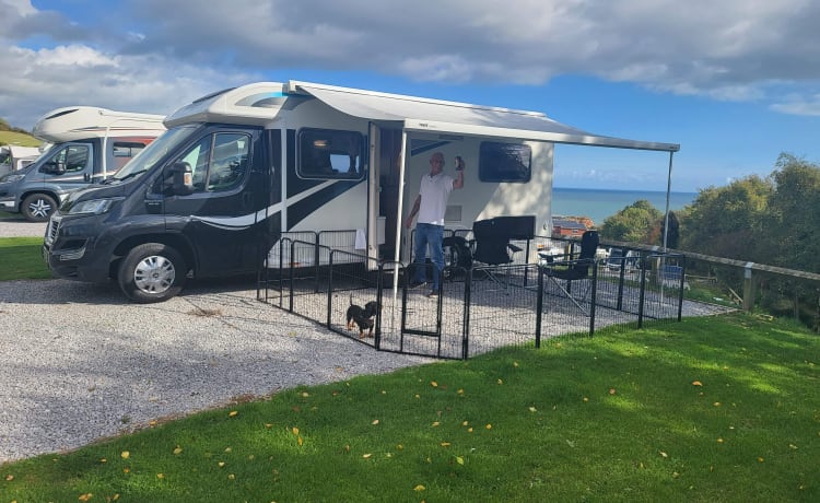 Bertha – 4 berth Bailey complete with secure dog pen