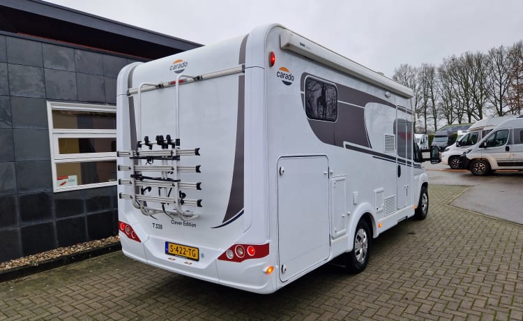 Carado T338 - Ruime en luxe 4 persoons camper