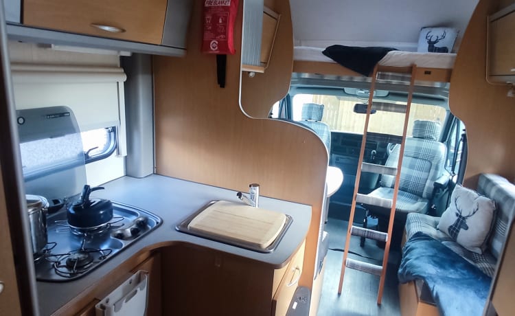 Fantastic, Family Sized Motorhome for Rent - 4(6) berth