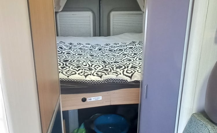 Bob – MAXIVAN KNAUS BOXLIFE 4 echte Betten / 2 Innenschlafzimmer