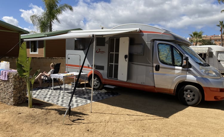 Beautiful Luxury Burstner Quadro 4 pers camper