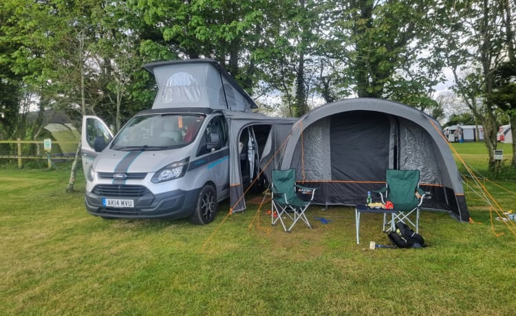 The Fun Bus – 4 berth Ford Transit campervan with Pop-Top