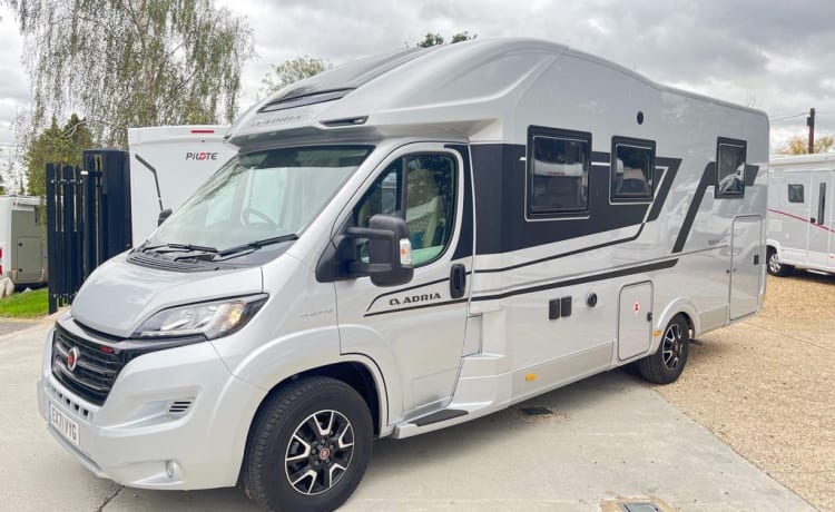 2022 Adria Matrix Supreme 670 SC 2.3