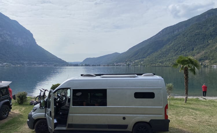 Dikke bus (BABYPROOF) – Camper su misura del 2022