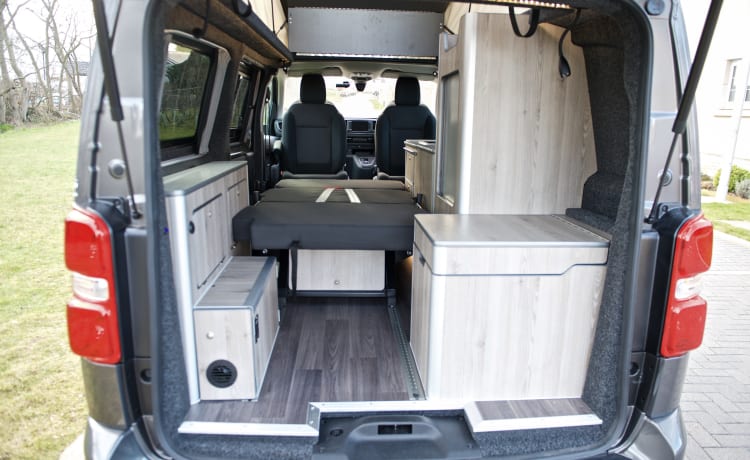 The Lomond – Luxe elektrische camper voor duurzame avonturen (inclusief opladen)