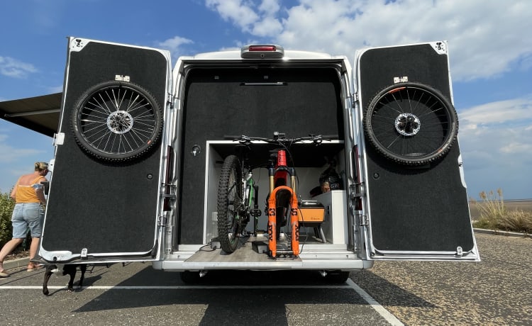 ebikemotorhome – Fiat-Wohnmobil mit 2 bis 3 Schlafplätzen, Abholung um 11 Uhr, Rückgabe um 15 Uhr