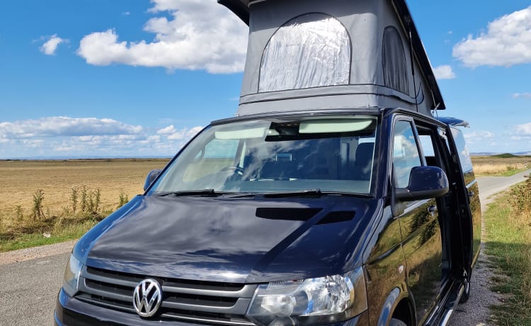 Linda’s wheels – VW Camper Van met pop-top in Somerset