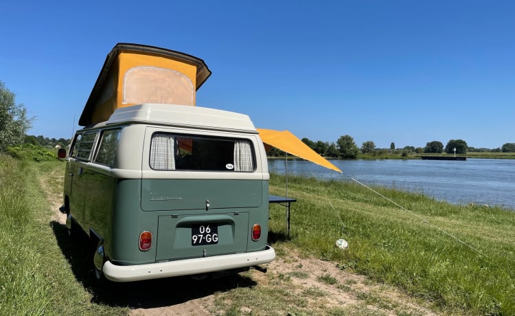 RetroT2 – Roadtrip in Nederland met deze Retro T2 Volkswagen bus