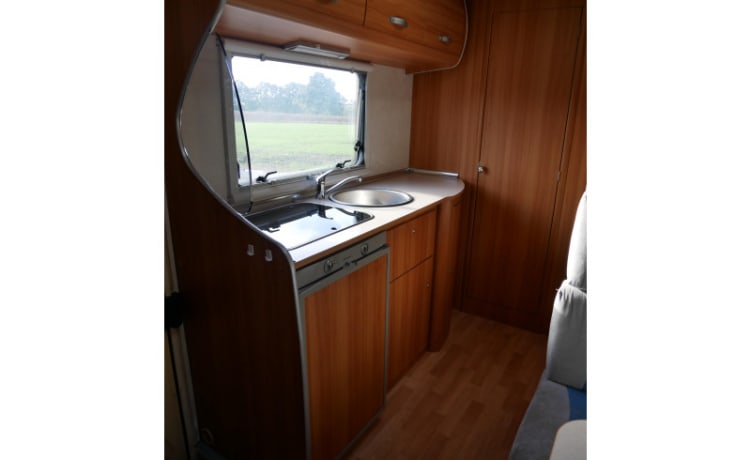 6-person family camper, alcove, Joint Euroliner