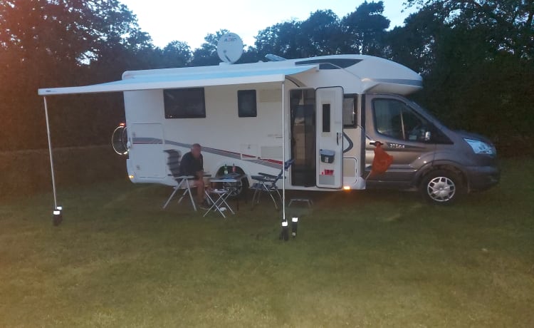 Queen Challenger – Chausson Challenger 4p avec lit queen 2016