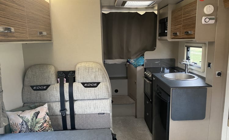 6 berth Fiat alcove from 2020