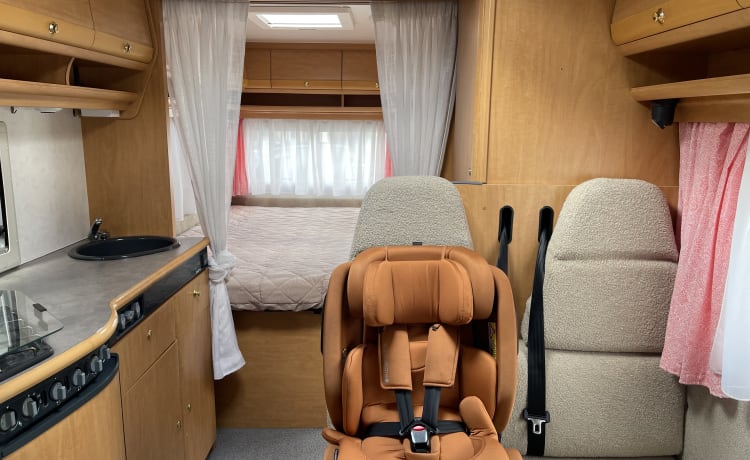 Corné & Joy – Complet avec air conditionné - UNIQUE !! Camping-car pour 4 personnes RÉSERVEZ MAINTENANT !