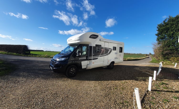 Taylor – 2021 Camper per famiglie con 6 cinture di sicurezza sulla costa dello Yorkshire orientale