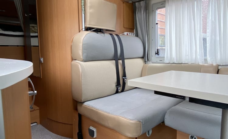 Fransie – Comfortabele, gezellige en lichte 4p familie camper. Knaus Sunliner