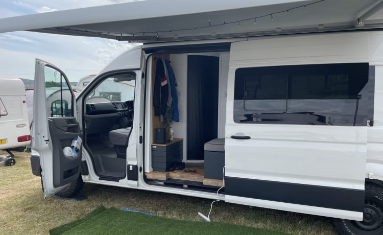 Off grid luxe Volkswagen crafter 2020 (3 slaapplaatsen)