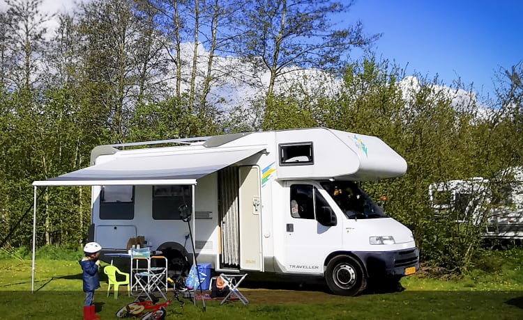 Up to 6-p family camper for a nice holiday!