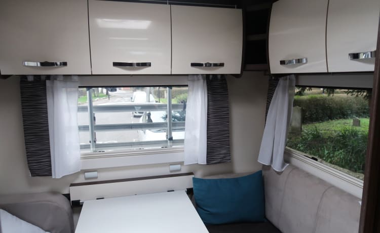 The campervan adventure  – Benimar Mileo 283 Automatique 2 couchettes 2020 avec navigation par satellite