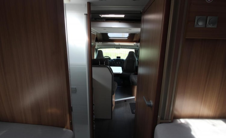 Lusso Adria Matrix 670 SL