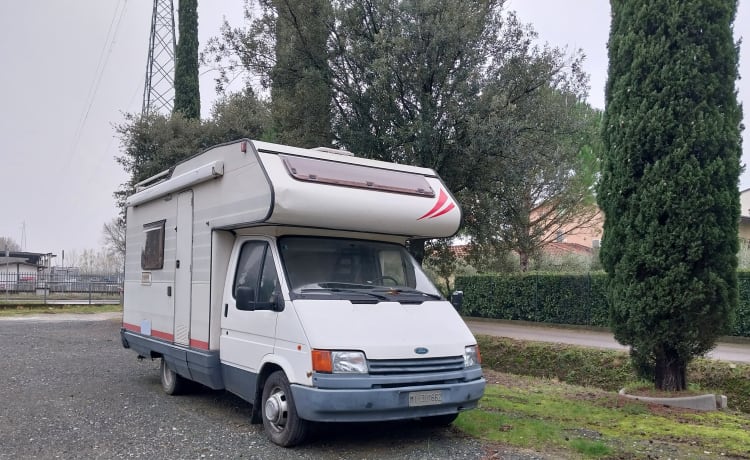 Morçito – Ford Transit di facile gestione da 4 posti letto + 1 su richiesta