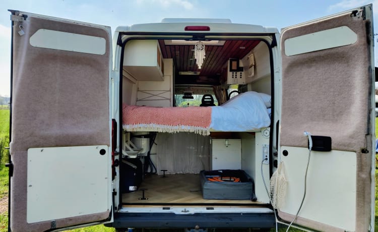 Groot – 🚐 Completely off-grid and equipped with all the luxury! 🏕️