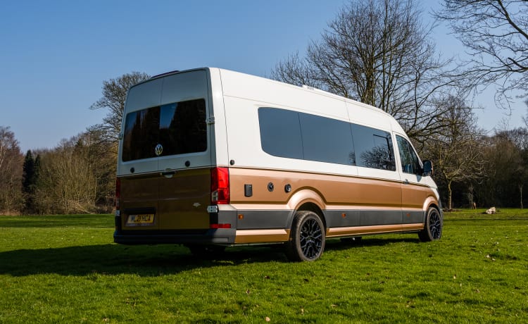 Bronze Bomber – 4-persoons Volkswagen bus uit 2021