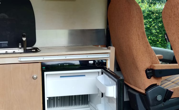 COMPACT, COMPLET, CONFORTABLE avec lit fixe, Offgrid.