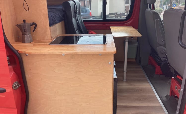 Beau camion de pompiers pour 4 personnes avec un joli lit double