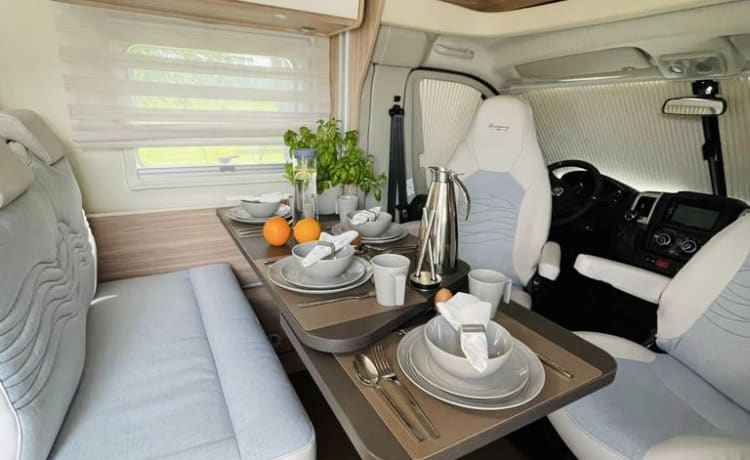 1. DelBi – Luxury mobile home Bürstner Delfin IT726