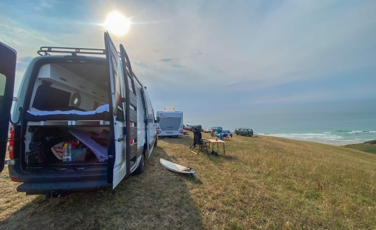 Bus de camping-car spacieux et branché !