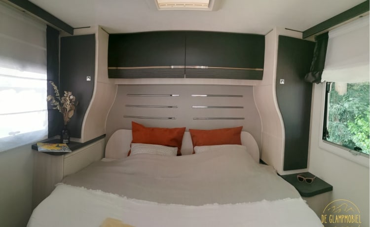 De Glampmobiel – 4p Chausson premium 788 del 2021 - Ford - elegante e completamente equipaggiata