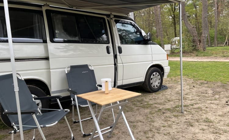 Colin de Camper – Volkswagen T4 California buscamper, top staat, off-grid met extra's