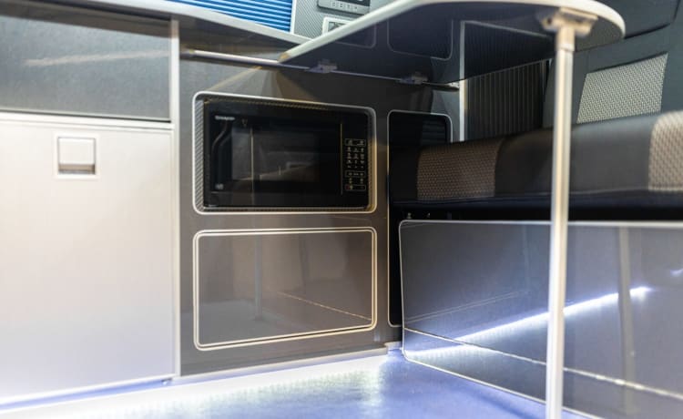 Racebus – Camper Volkswagen a 4 posti letto del 2022