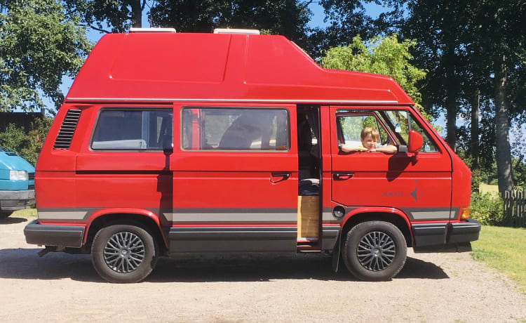 Geräumiger Retro Volkswagen T3 komplett ausgestattet