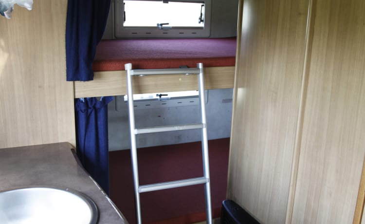 Camping-car familial spacieux Rimor NG8