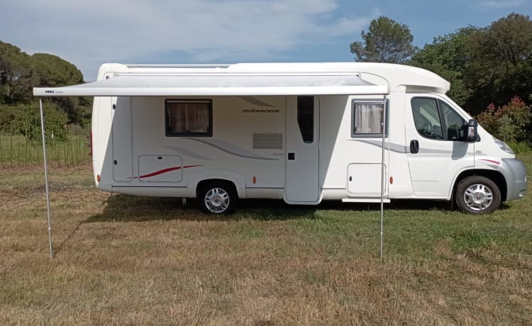 Sarah et Joel – Superb comfortable motorhome