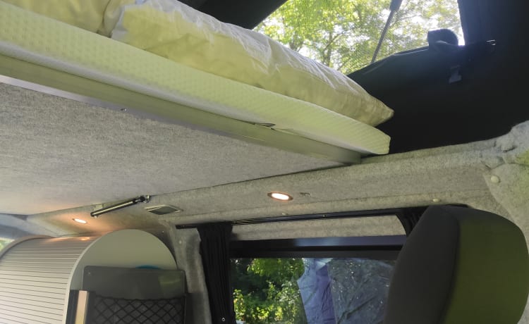 Camping-car Volkswagen T5 robuste pour 2 à 4 personnes