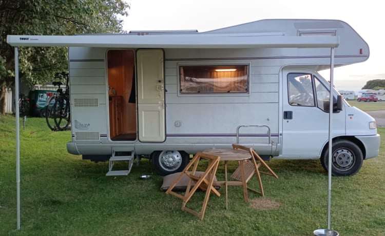 Hummer 2  – Leuke Hymer camper voor nieuwe avonturen.