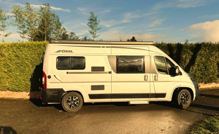 Ohmybuscamper! – Camping-car bus (2020) avec porte-vélos, literie et linge, etc.