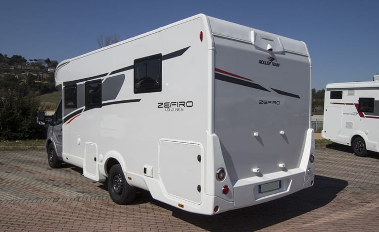 Zefiro 265TL – Camper Semintegrale 4 posti Roller Team Zefiro 265TL - 7,40 mt.