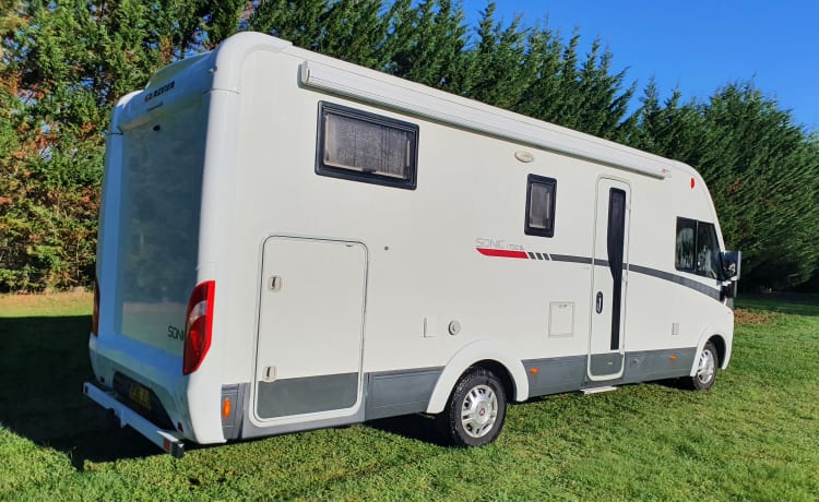 Sidney – Luxe high-end A-klasse camper