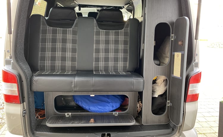 Stan – 4 berth Volkswagen campervan from 2014