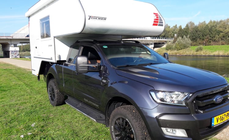 Tischer Kabine mit Ford Ranger Wildtrek 3.2 – 4X4 Camper huren Ford Ranger Wildtrak 3.2 Autom. met Tischer Box 240