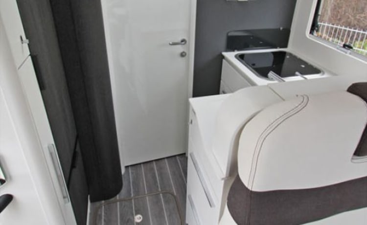 Roller Team Granduca 284 M – luxury alcove mobile home (Automatic!)